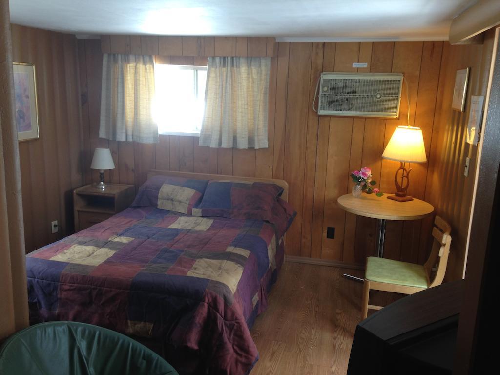 Amber Lantern Motel Λίμνη George Δωμάτιο φωτογραφία